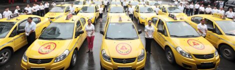 The Yellow Ferrari in Chongqing - 重庆的“黄色法拉利”